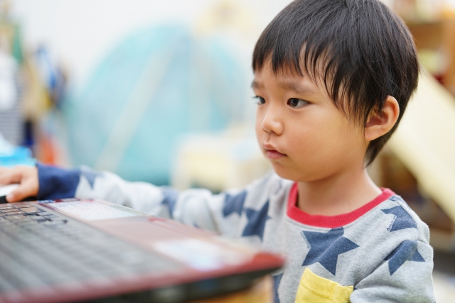 これからの社会で生きていくために、最低限、ITリテラシーは身につけておくべき理由