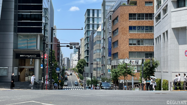 外出中で急なオンラインミーティング、どこでやるか。